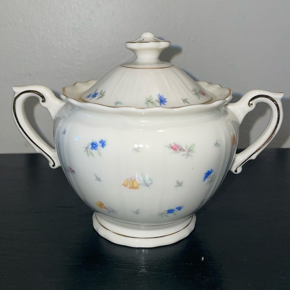 Syracuse China Suzanne sugar bowl with a lid. Floral Design.  Vintage 40’s-70’s. - Picture 3 of 11